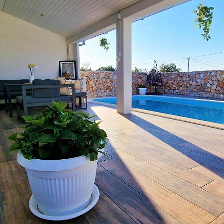 מאלי דרבניק Anas Lagoon Holiday House With Pool At Azure Beach מראה חיצוני תמונה