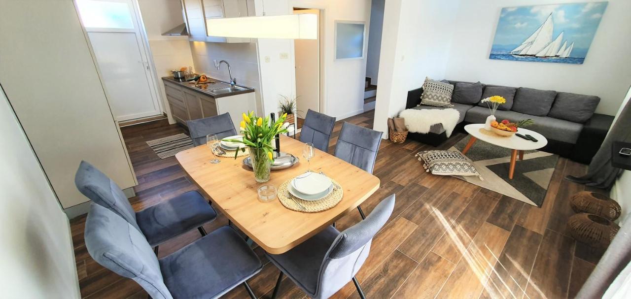 מאלי דרבניק Anas Lagoon Holiday House With Pool At Azure Beach מראה חיצוני תמונה