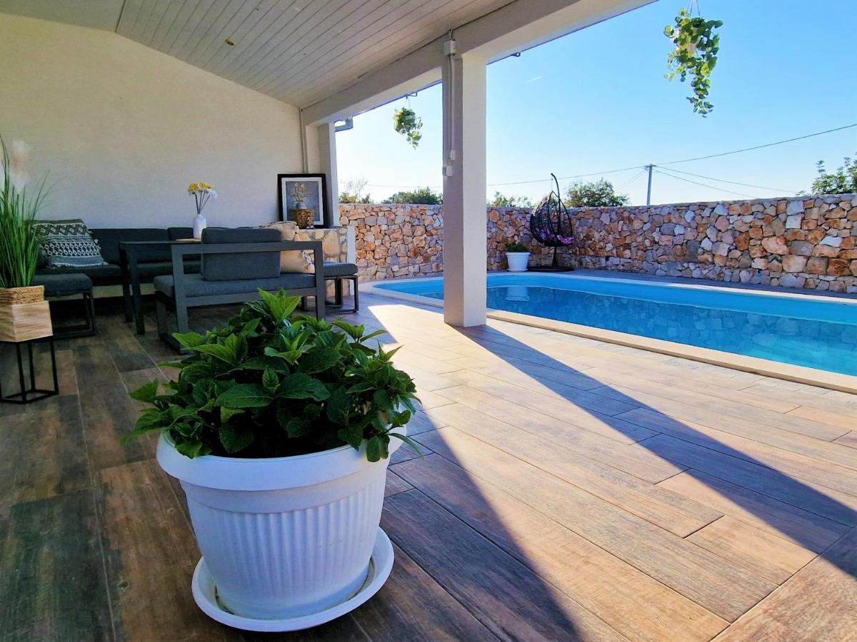 מאלי דרבניק Anas Lagoon Holiday House With Pool At Azure Beach מראה חיצוני תמונה